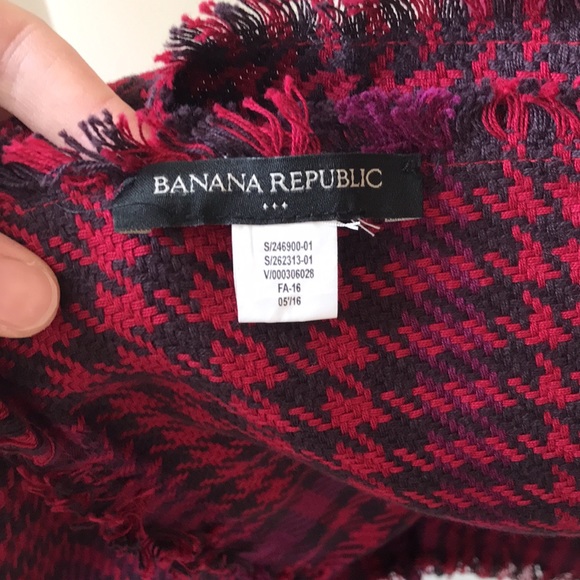 Banana Republic plaid blanket scarf - Picture 3 of 3